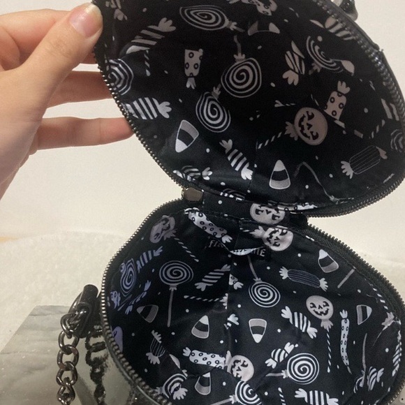 Halloween Pumpkin Crossbody Bag Sparkly Black Glow in the Dark New - Picture 7 of 7